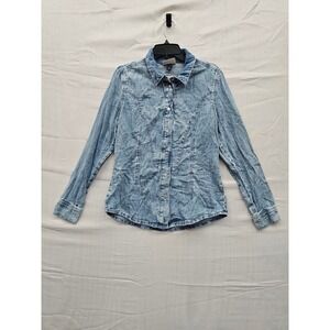 Universal Thread Womens Light Wash Denim Button Down Shirt 014087919 Size 10 NWT